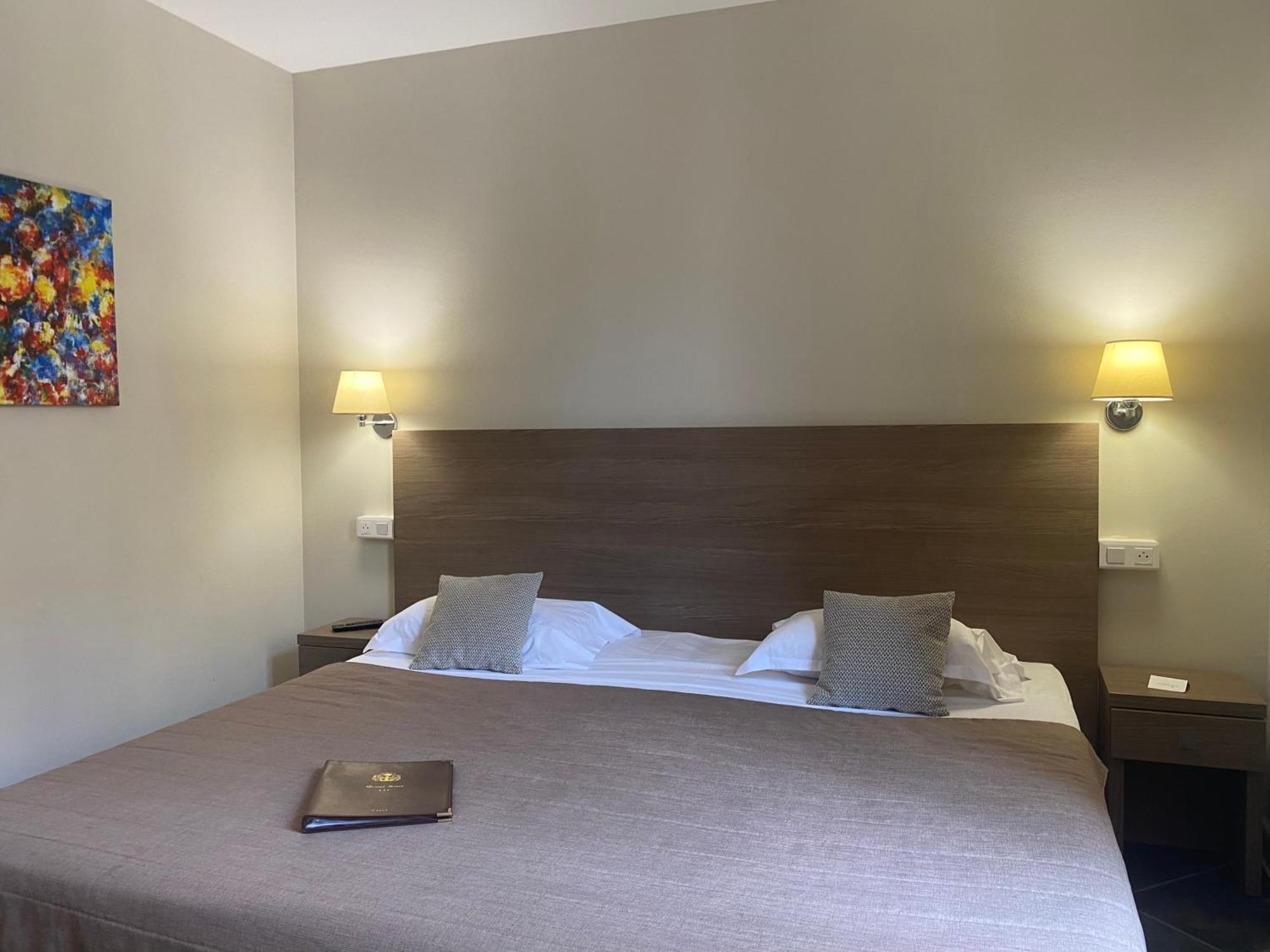 Grand Hotel De Calvi מראה חיצוני תמונה